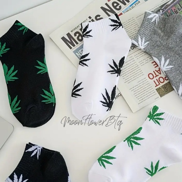 Leaf Print Ankle Socks – 5-Pack Cannabis Leaf Pattern Low Cut Socks - Picture 3 of 4